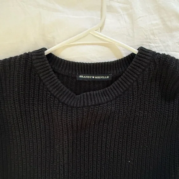 Brandy Melville Black Ribbed Crewneck Sweater - Picture 3 of 3